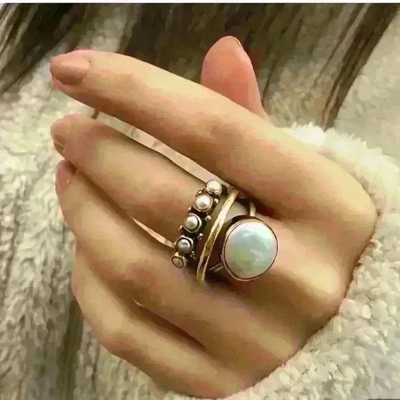 Vintage-Inspired Pearl Statement Ring - Picture 1 of 4